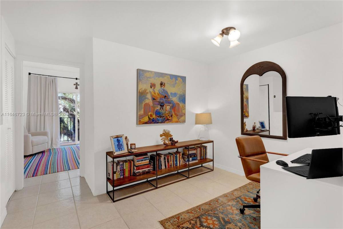 Townhouse for rent at 123 SW 17th Rd, Miami, FL 33129