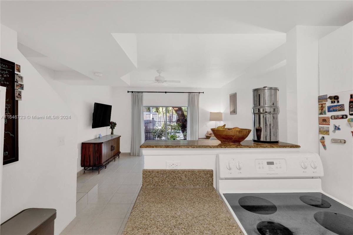 Townhouse for rent at 123 SW 17th Rd, Miami, FL 33129