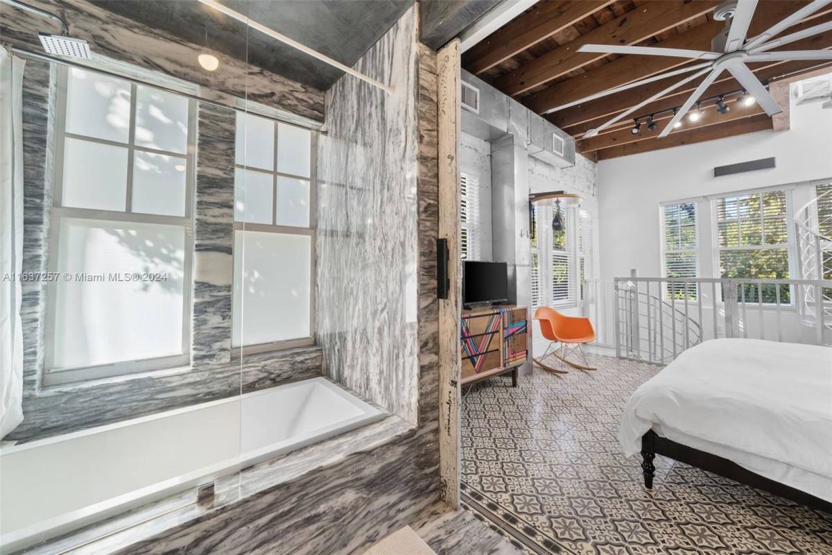 Apartment for rent at 739 2nd St, Miami Beach, FL 33139
