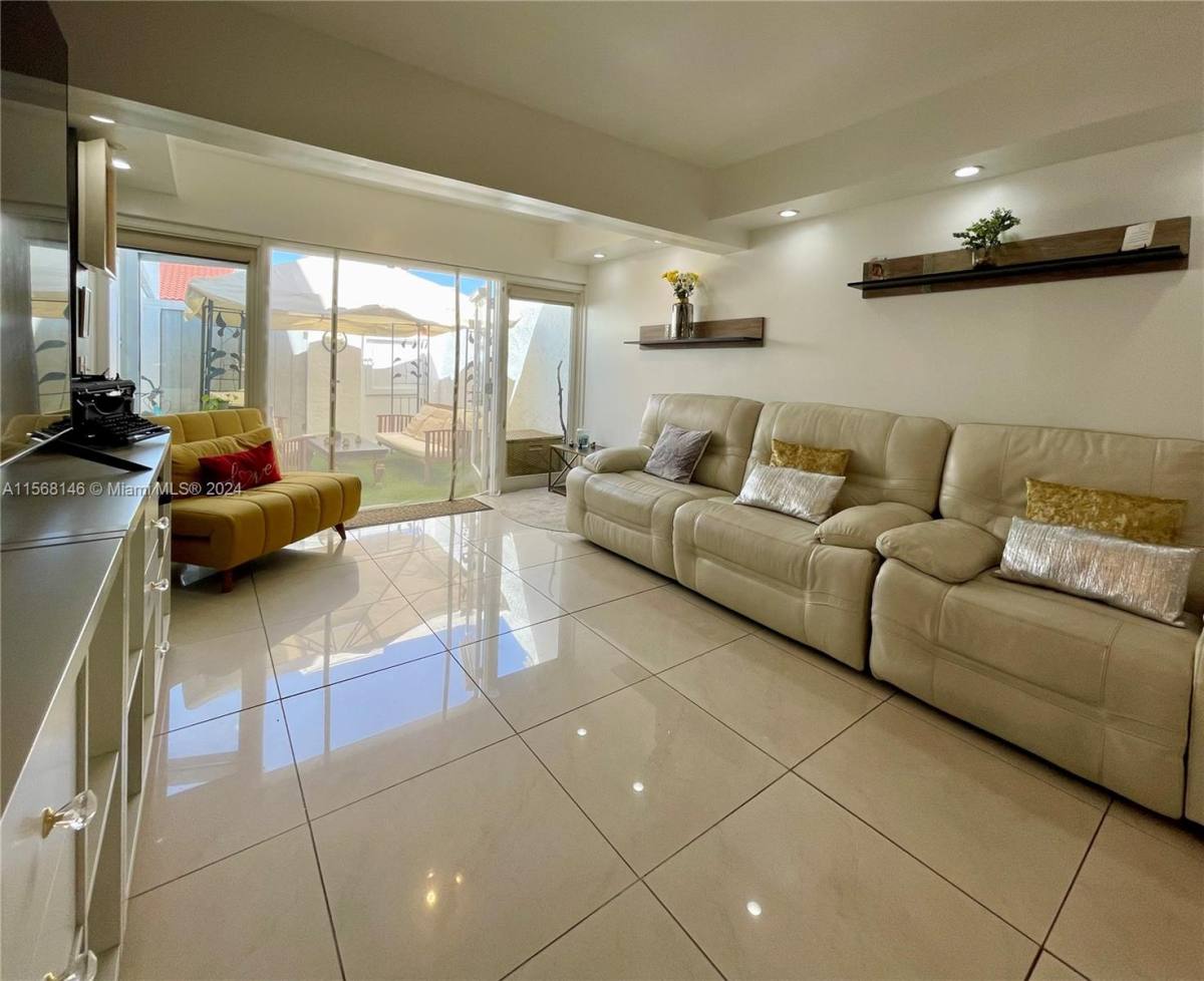 Townhouse for rent at 20907 Leeward Court, Miami, FL 33180