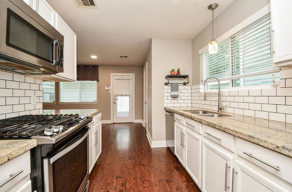 Apartment for rent at 10731 Cobblecreek Way, Missouri City, TX 77459