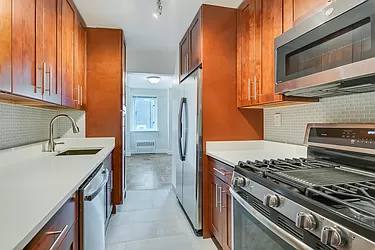 Apartment for rent at 200 E 71st St #4BB, New York, NY 10021