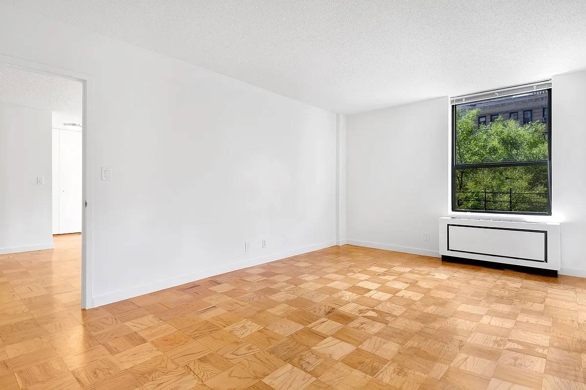 Apartment for rent at 247 W 87th St #6H, New York, NY 10024