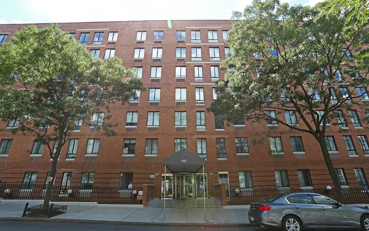 Apartment for rent at 410 W 53rd St #125, New York, NY 10019