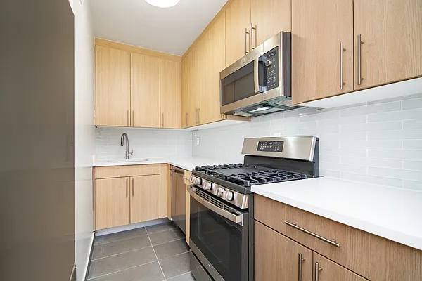 Apartment for rent at 410 W 53rd St #125, New York, NY 10019
