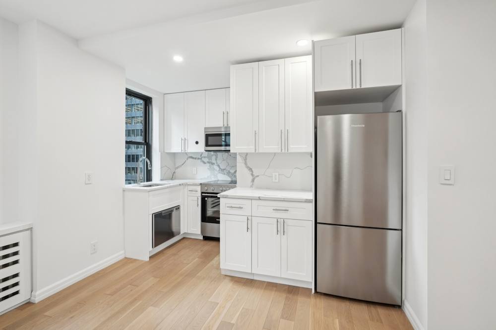 Apartment for rent at 160 E 48th St #6E2, New York, NY 10017