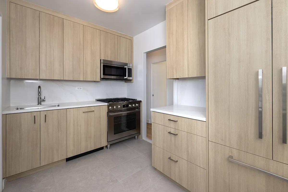 Apartment for rent at 424 W End Ave #1406, New York, NY 10024