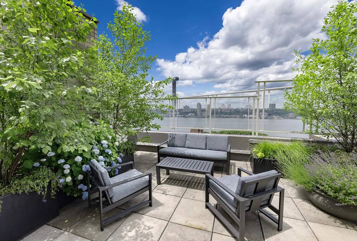 Apartment for rent at 424 W End Ave #1406, New York, NY 10024