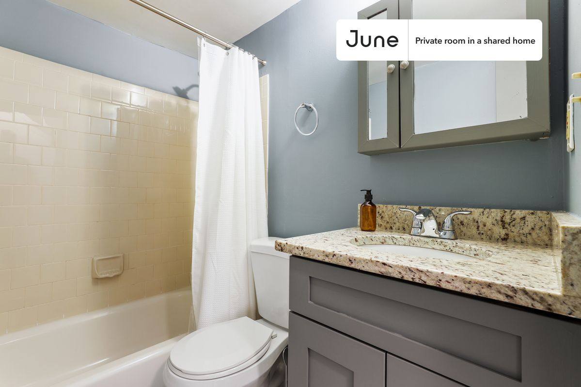 Apartment for rent at 1318 11th St NW #3D, Washington, DC 20001