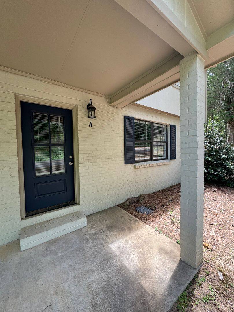 Townhouse for rent at 707 McLarty, Oxford, MS 38655