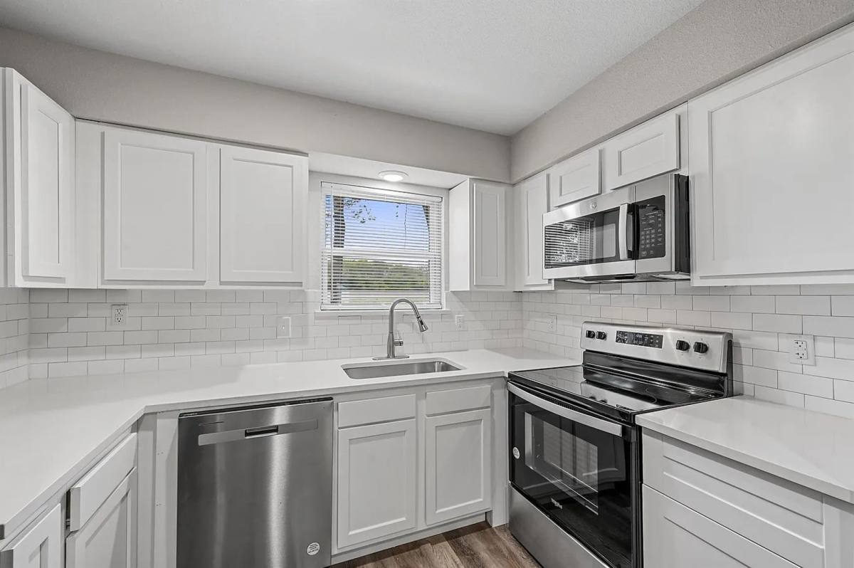 Apartment for rent at 653 N Henry Hynds Expressway, Van Alstyne, TX 75495