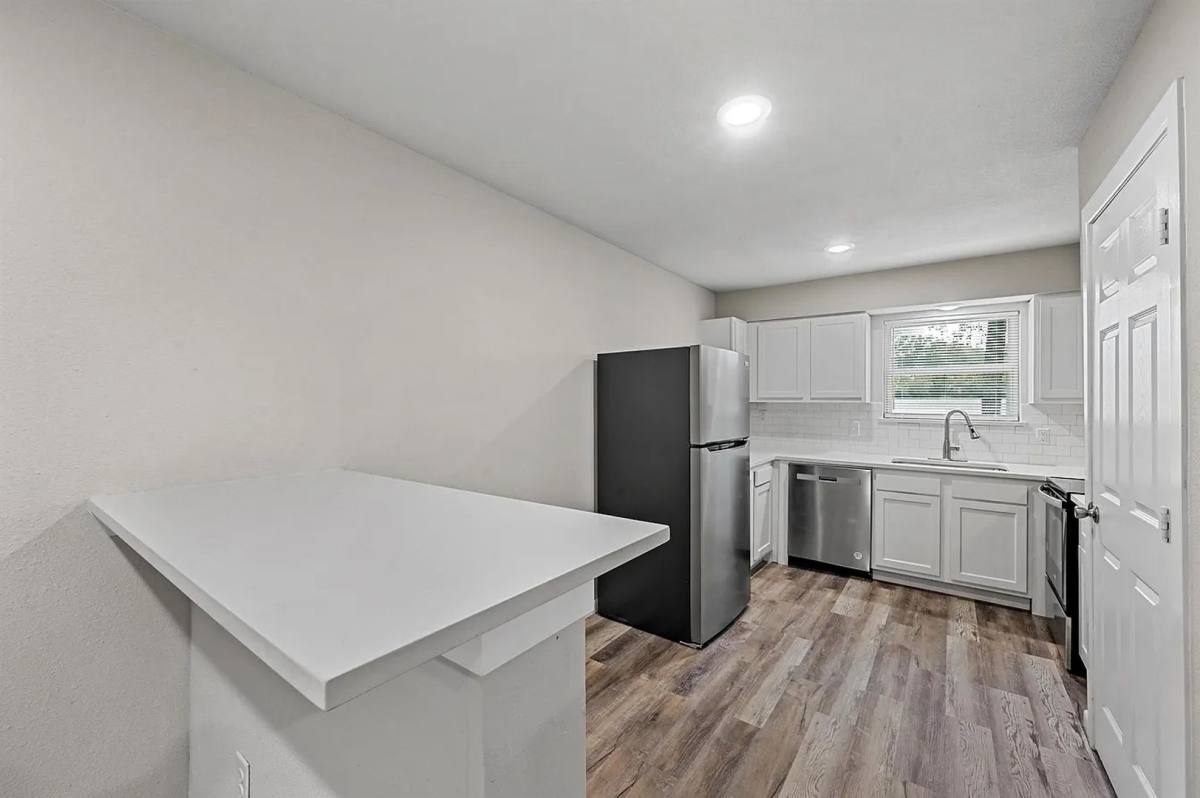 Apartment for rent at 653 N Henry Hynds Expressway, Van Alstyne, TX 75495