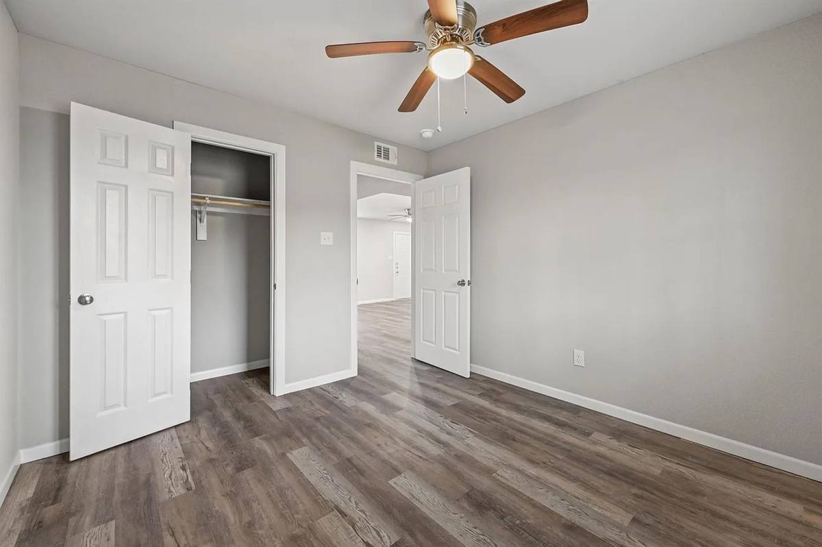 Apartment for rent at 653 N Henry Hynds Expressway, Van Alstyne, TX 75495