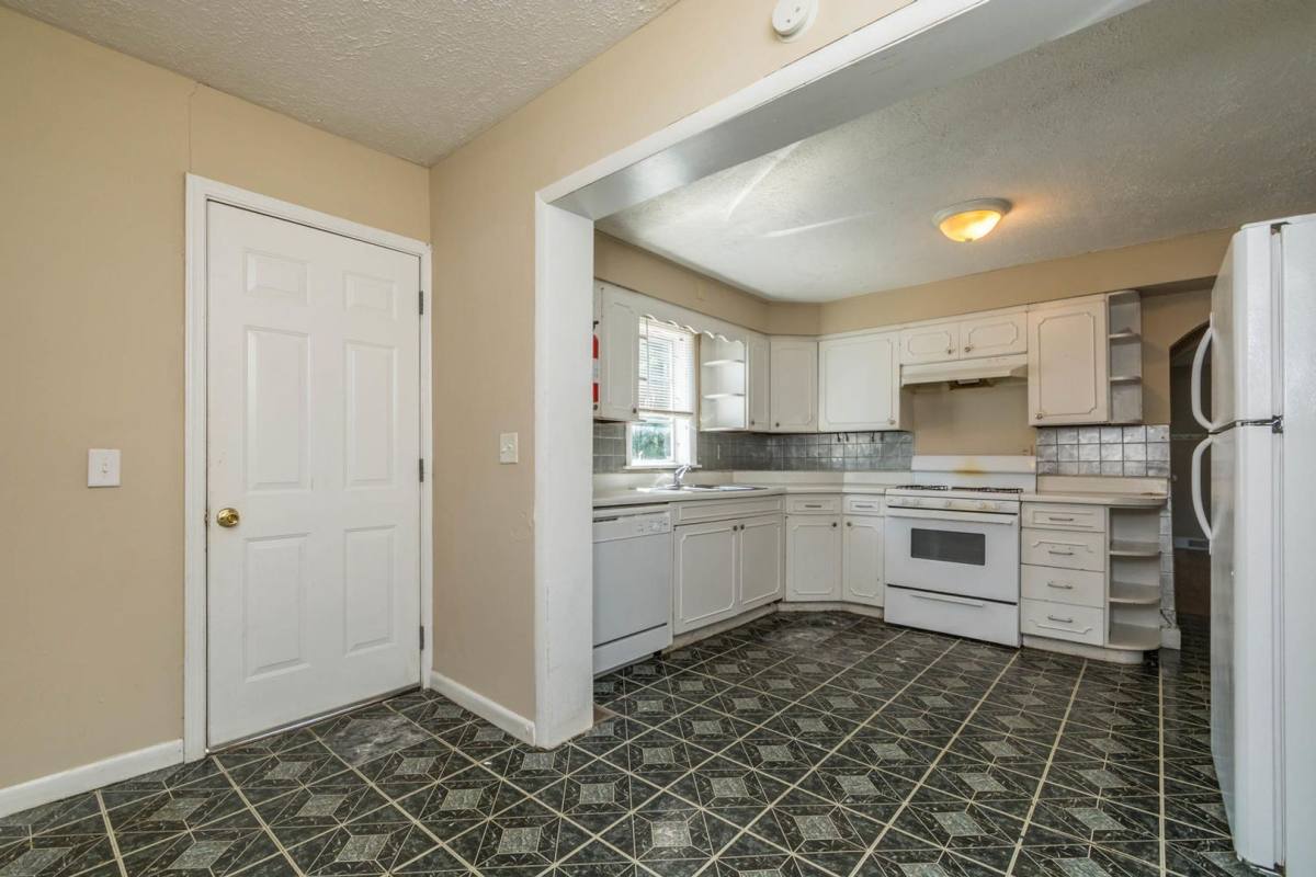 House for rent at 409 E 16th St, Bloomington, IN 47408
