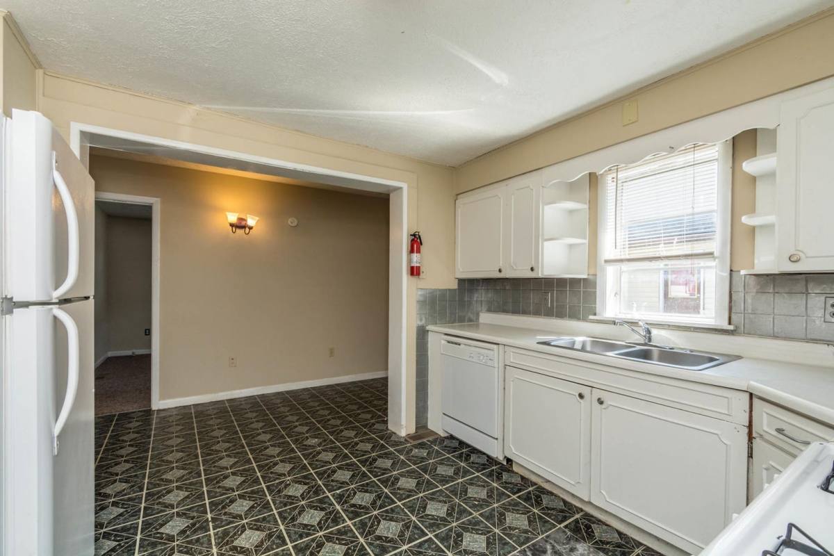 House for rent at 409 E 16th St, Bloomington, IN 47408