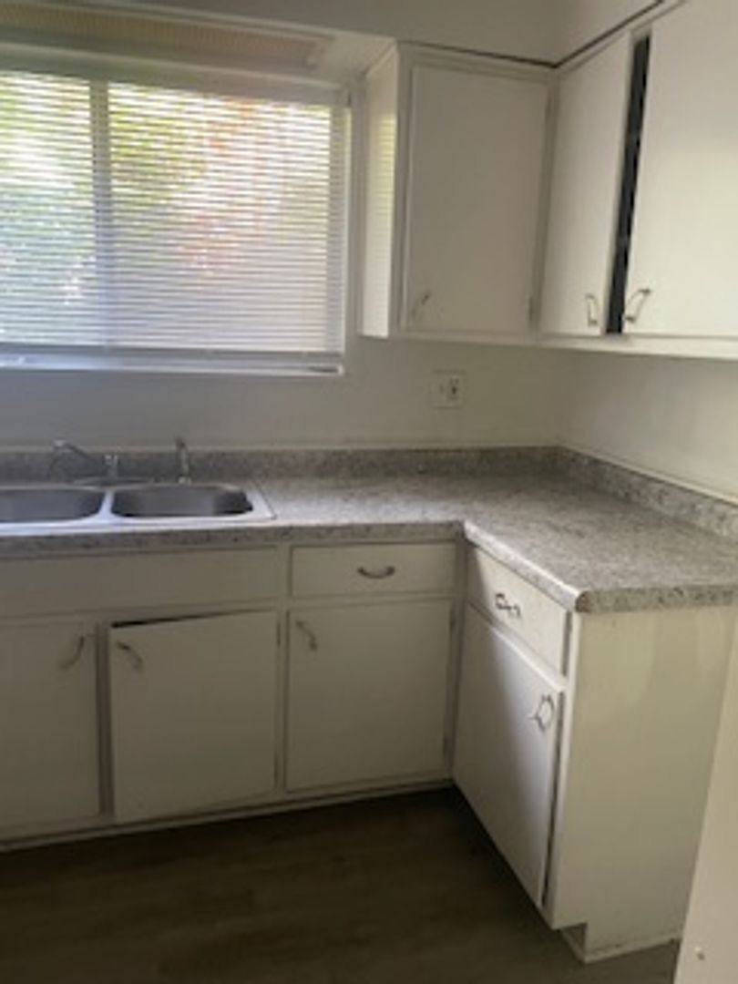 Apartment for rent at 623 Clifton Dr, Dayton, OH 45417