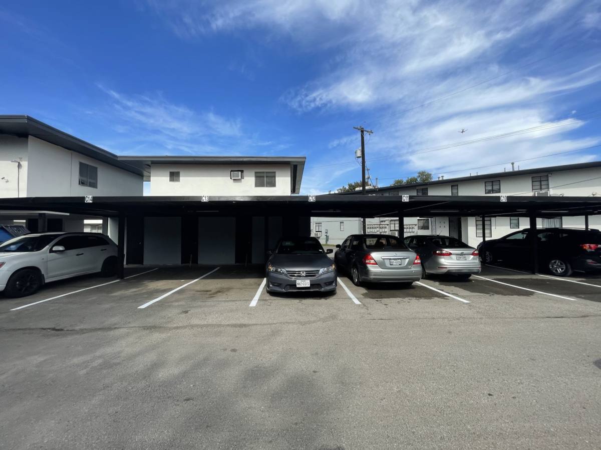 Apartment for rent at 102 Club Dr, San Antonio, TX 78201