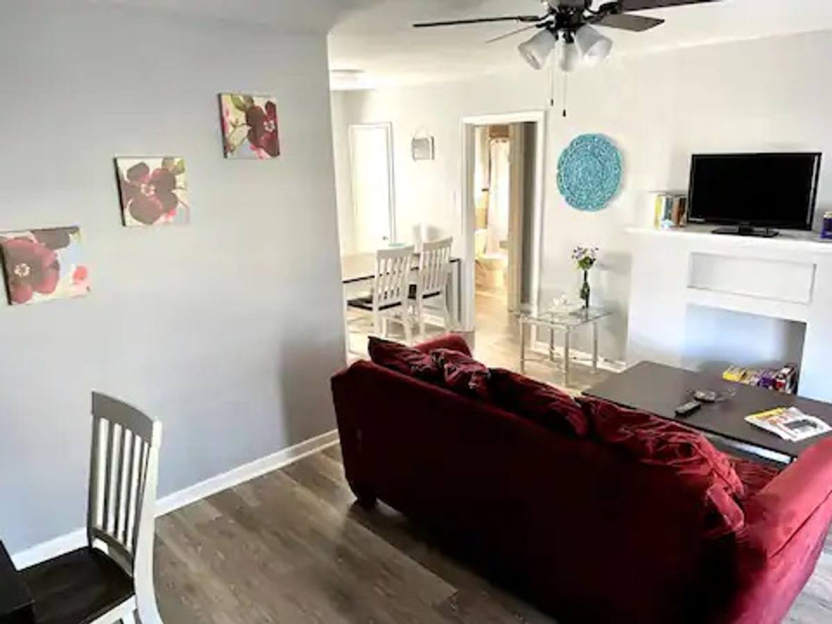 Apartment for rent at 102 Club Dr, San Antonio, TX 78201