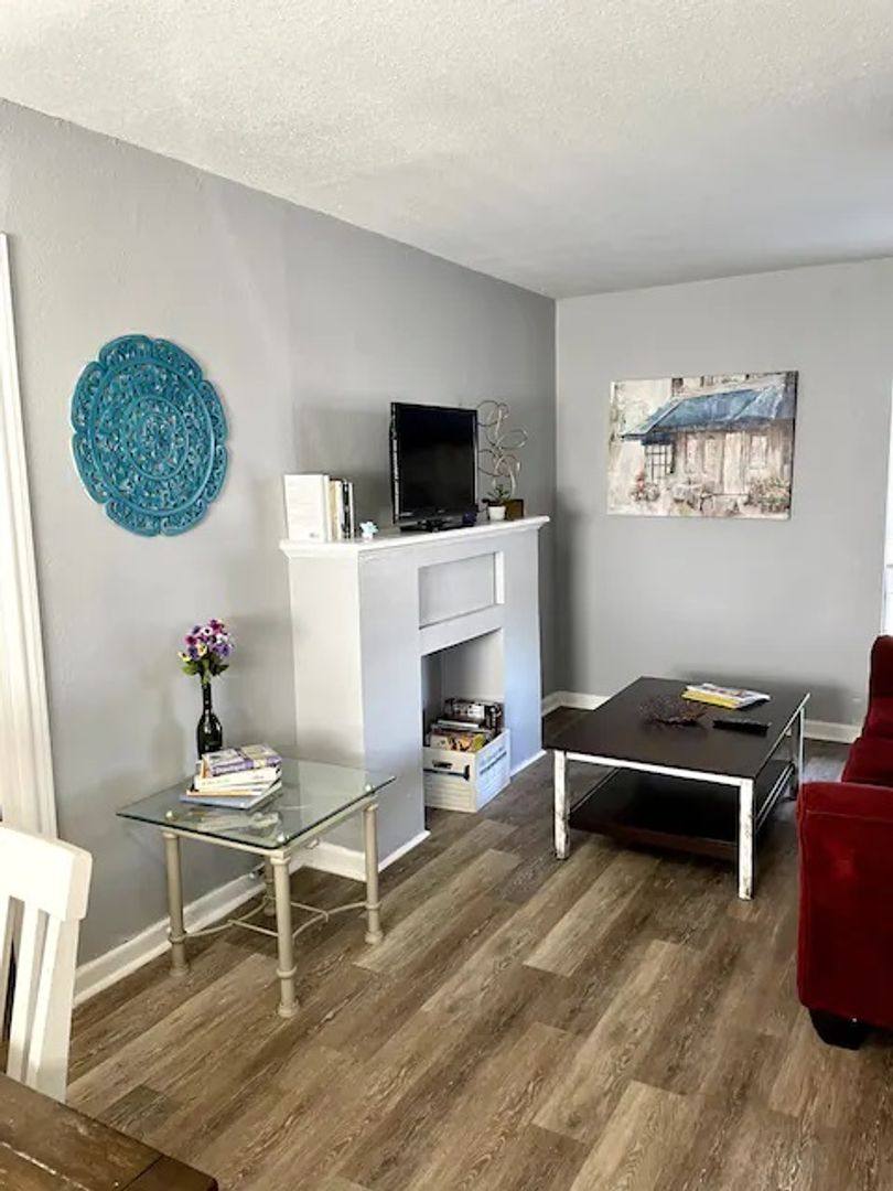 Apartment for rent at 102 Club Dr, San Antonio, TX 78201