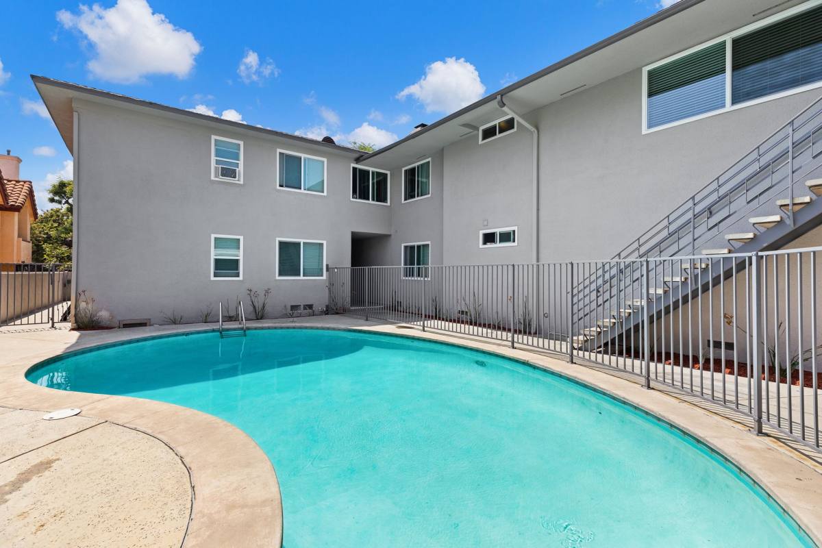 Apartment for rent at 1119 Huntington Dr, South Pasadena, CA 91030