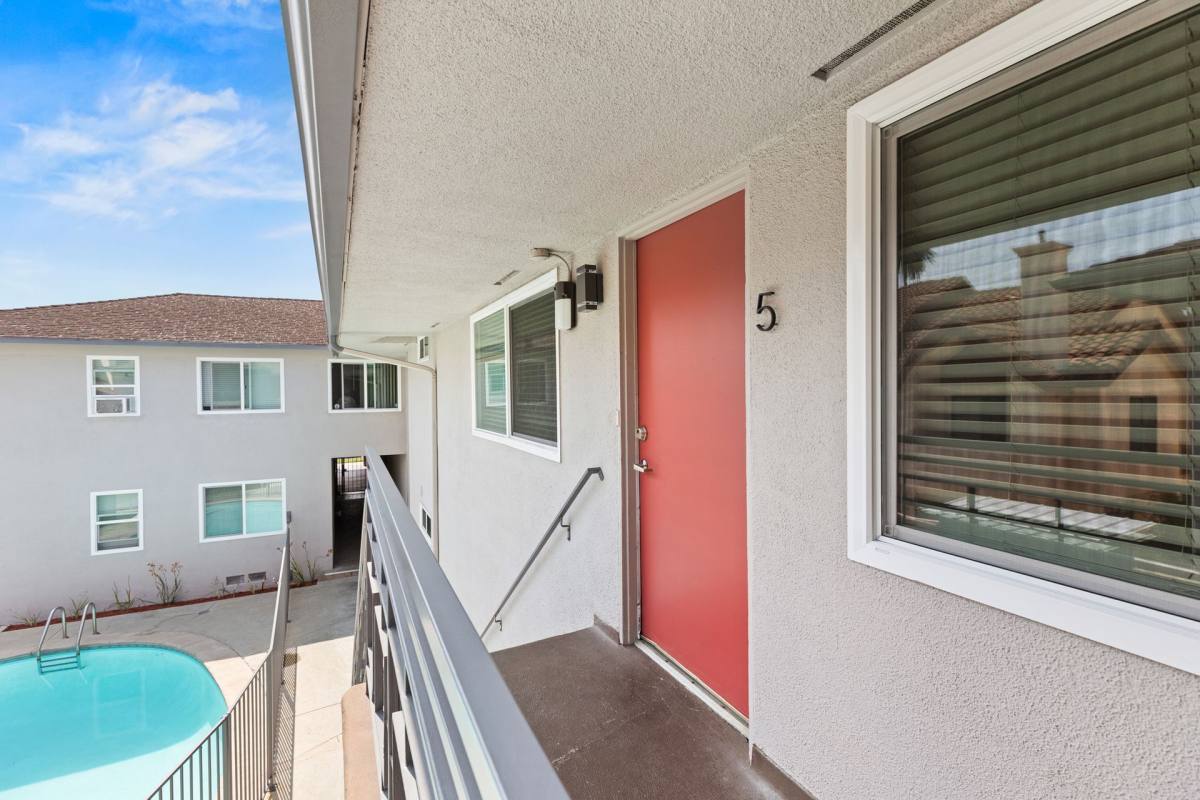 Apartment for rent at 1119 Huntington Dr, South Pasadena, CA 91030