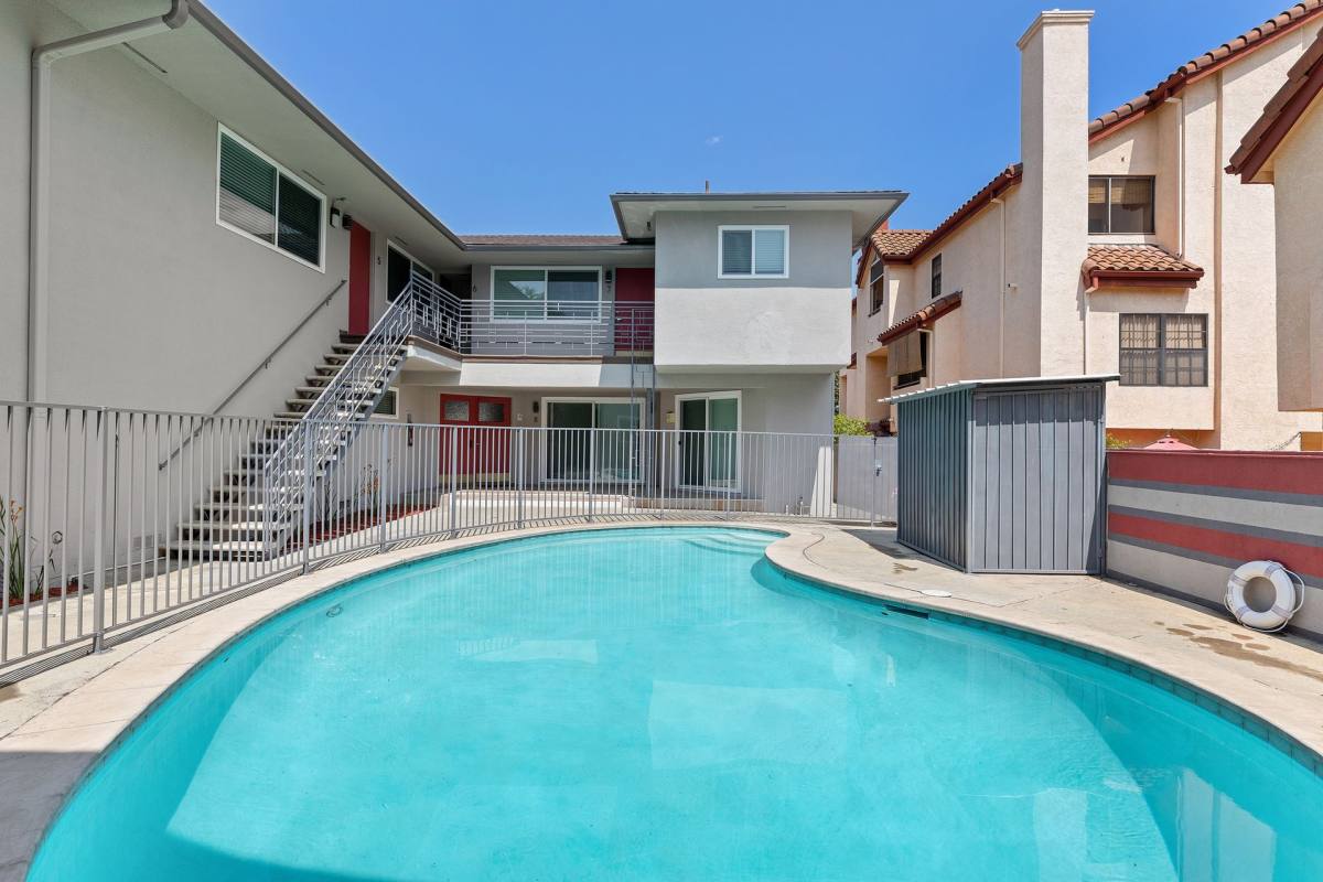 Apartment for rent at 1119 Huntington Dr, South Pasadena, CA 91030