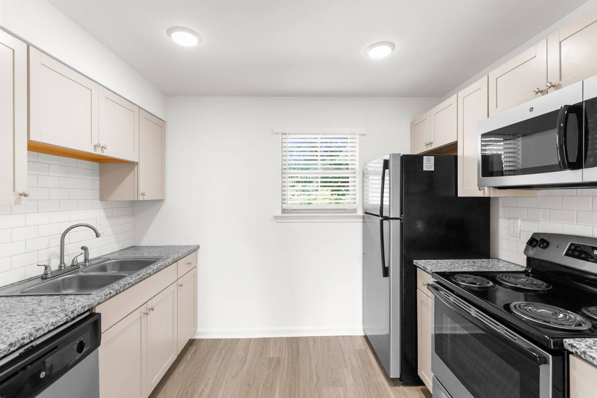 Apartment for rent at 4237-4241 5th Ave S, Birmingham, AL 35222