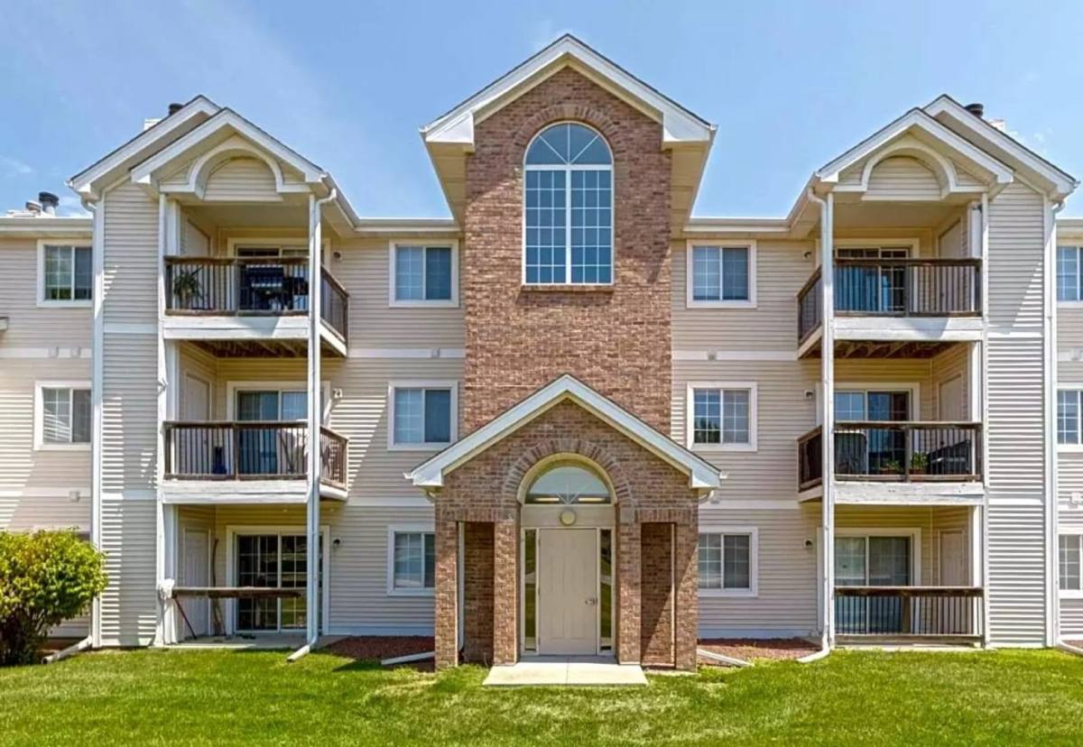 Apartment for rent at 4001 EP True Parkway, West Des Moines, IA 50265