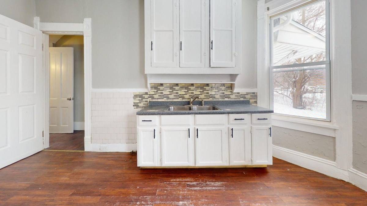 Apartment for rent at 3165 W 31st St, Cleveland, OH 44109