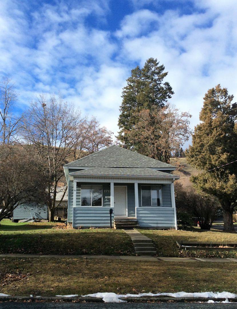 House for rent at 1712 Walnut, La Grande, OR 97850