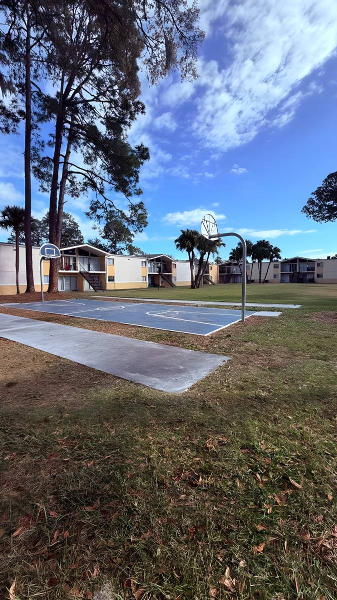 Apartment for rent at 2045 Jammes Rd, Jacksonville, FL 32210