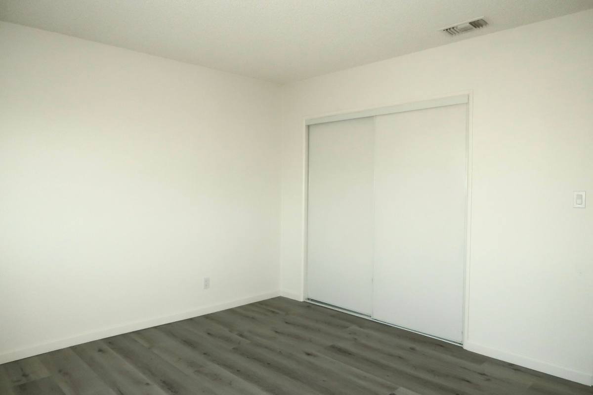 Apartment for rent at 812 Larch St, Inglewood, CA 90301