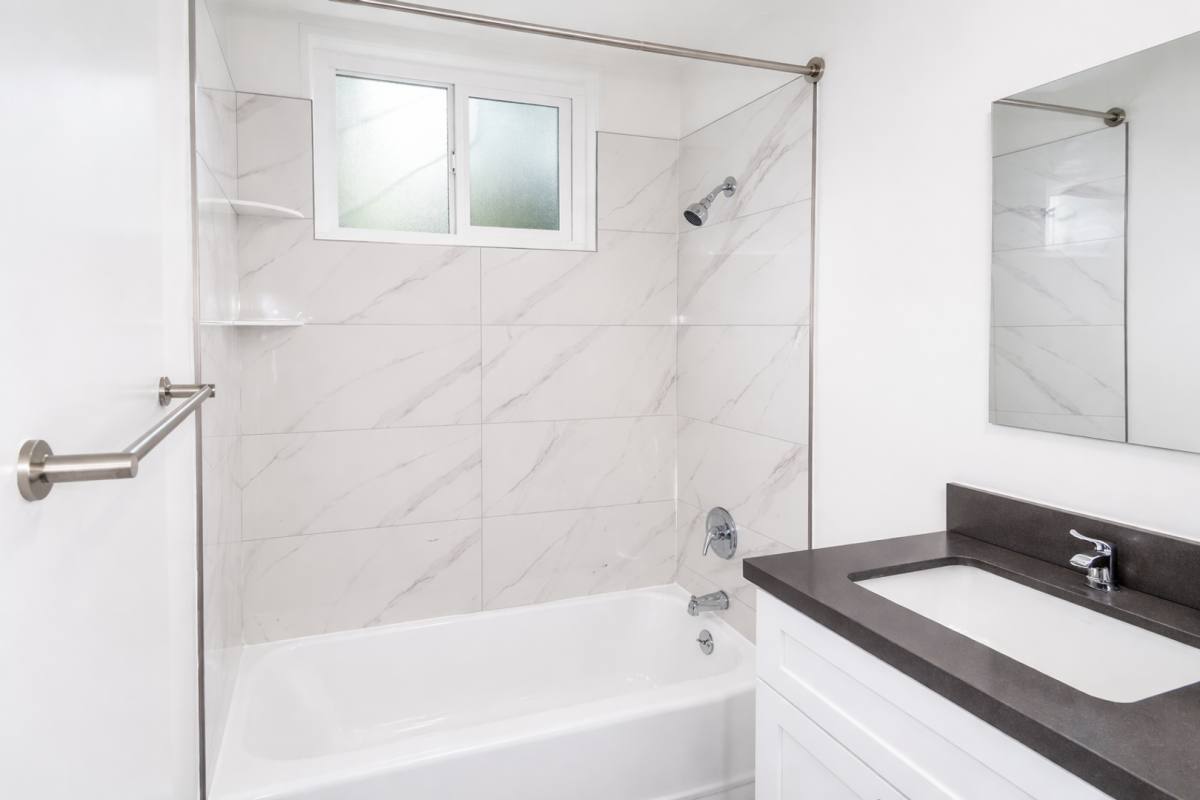 Apartment for rent at 812 Larch St, Inglewood, CA 90301
