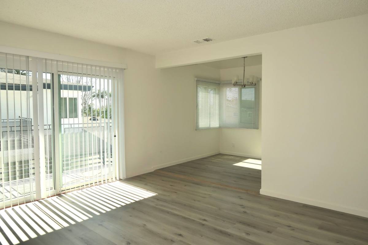 Apartment for rent at 812 Larch St, Inglewood, CA 90301