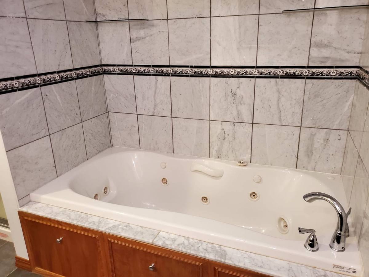 Condo for rent at 4430 W Lake Harriet Parkway #402, Minneapolis, MN 55410