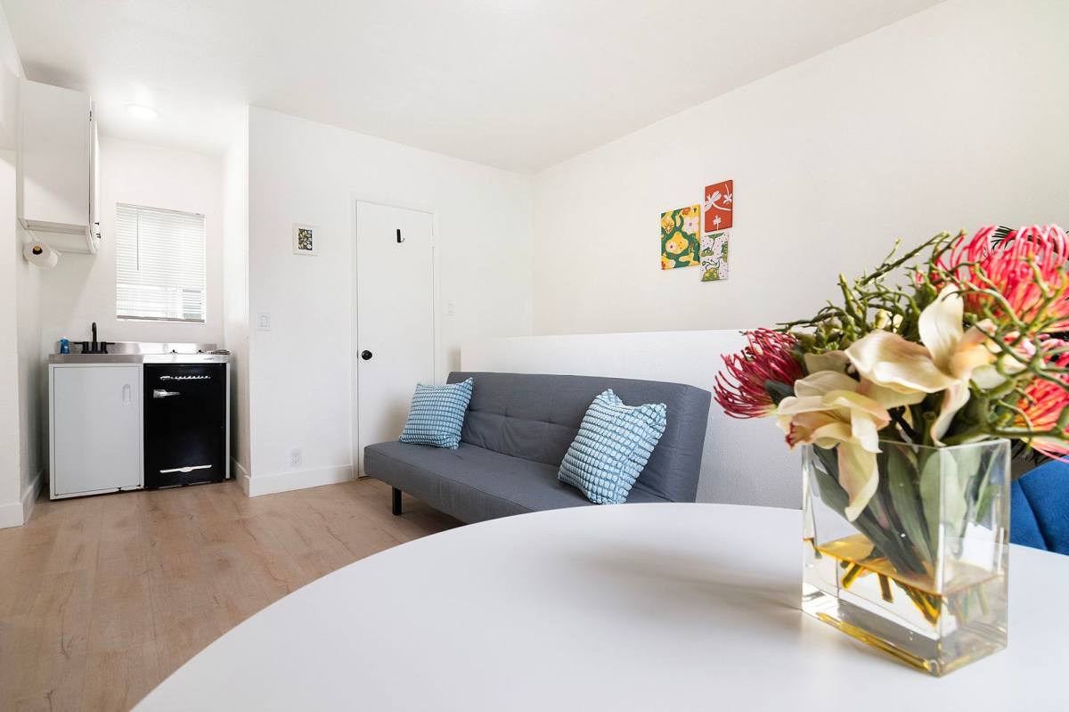 Apartment for rent at 1039 N Bonnie Brae St, Los Angeles, CA 90026