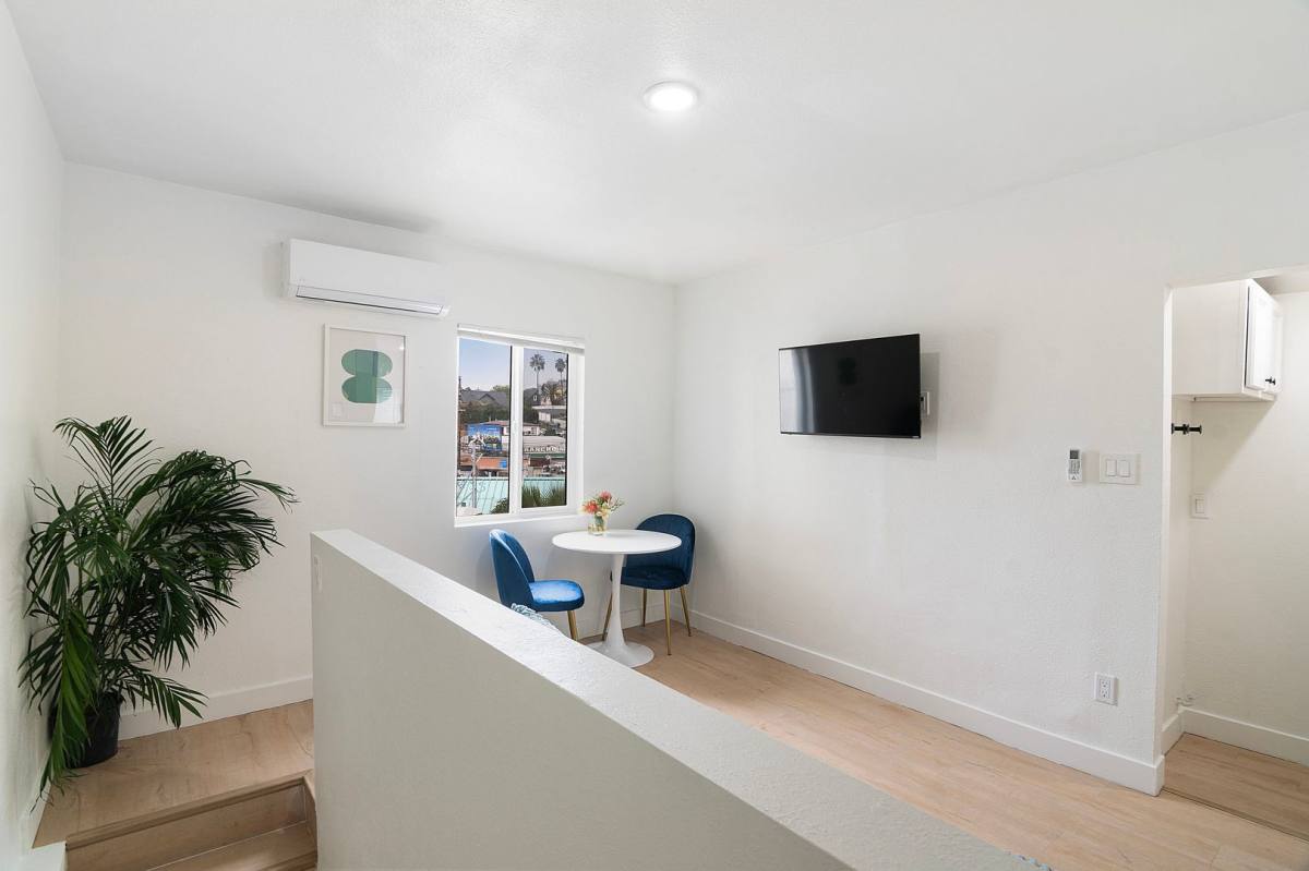 Apartment for rent at 1039 N Bonnie Brae St, Los Angeles, CA 90026