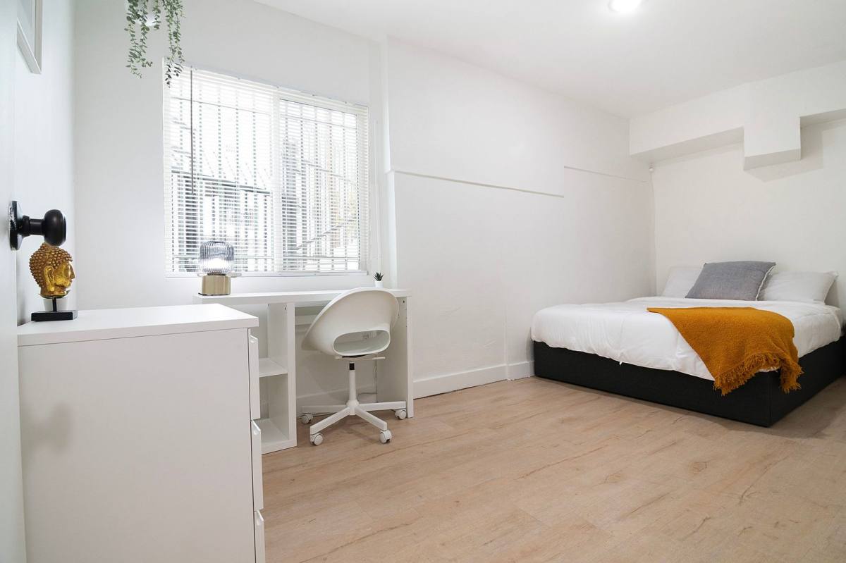 Apartment for rent at 1039 N Bonnie Brae St, Los Angeles, CA 90026