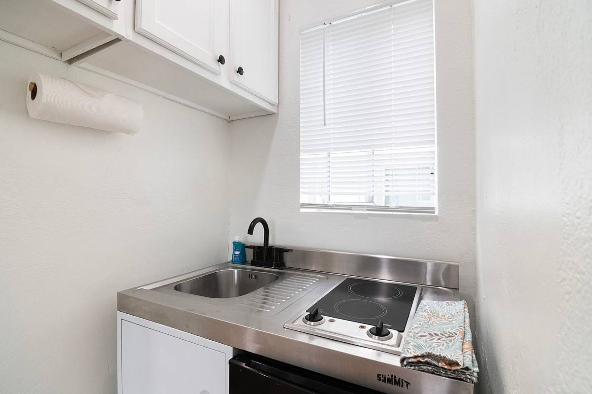 Apartment for rent at 1039 N Bonnie Brae St, Los Angeles, CA 90026