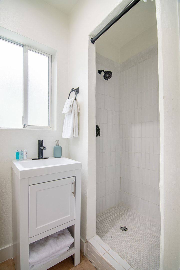 Apartment for rent at 1039 N Bonnie Brae St, Los Angeles, CA 90026