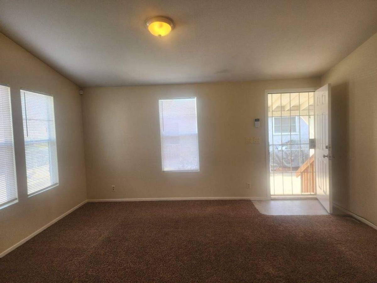 Apartment for rent at 505 33rd St, Bakersfield, CA 93301