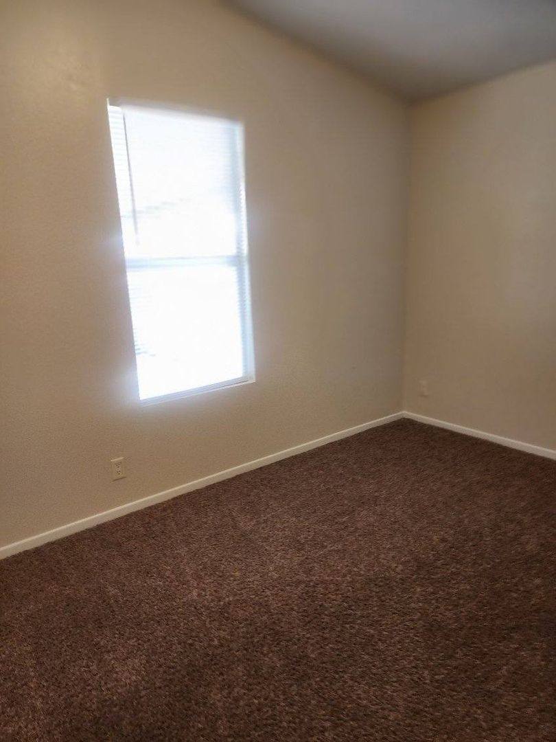 Apartment for rent at 505 33rd St, Bakersfield, CA 93301