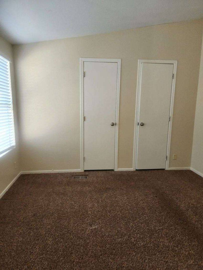 Apartment for rent at 505 33rd St, Bakersfield, CA 93301