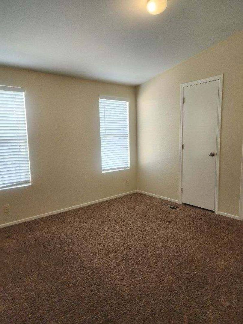 Apartment for rent at 505 33rd St, Bakersfield, CA 93301