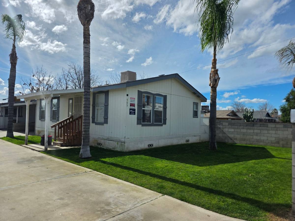 Apartment for rent at 505 33rd St, Bakersfield, CA 93301