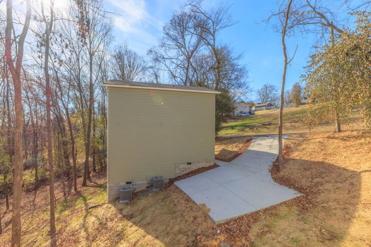 House for rent at 3624 Mountain View Dr, Chattanooga, TN 37406