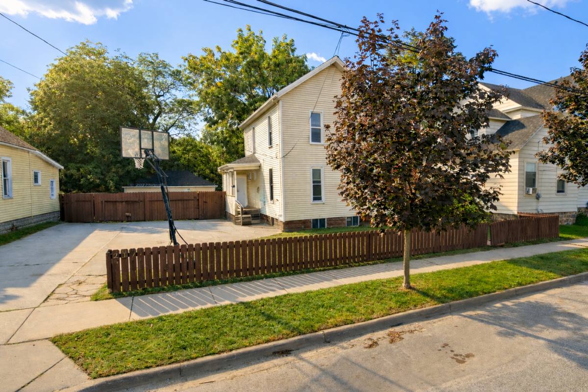 Apartment for rent at 217 Seward Ave NW, Grand Rapids, MI 49504