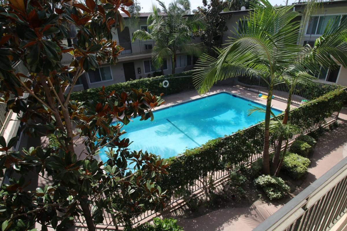 Apartment for rent at 11441 216th St, Lakewood, CA 90715