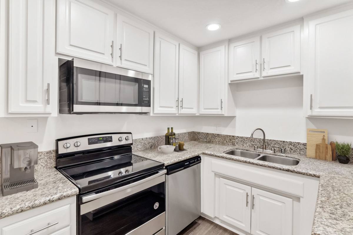 Apartment for rent at 11441 216th St, Lakewood, CA 90715