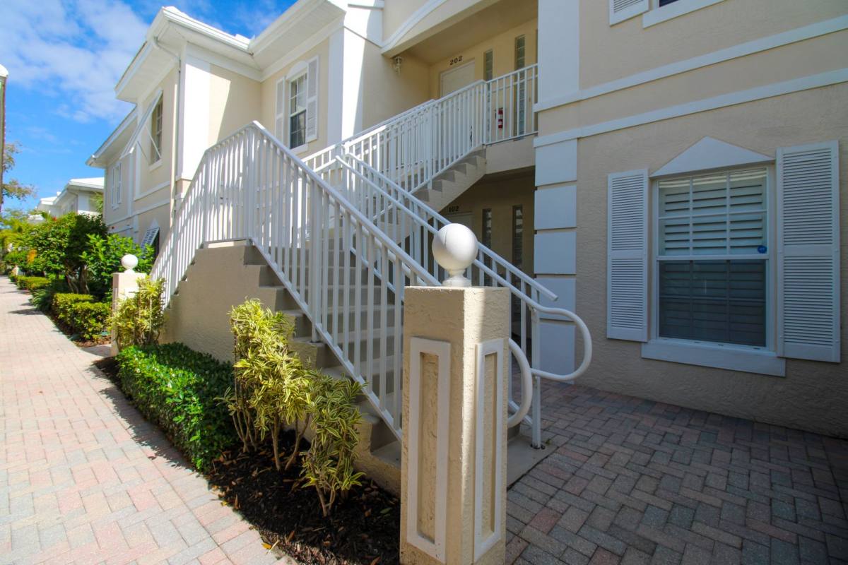 Condo for rent at 1360 Sweetwater Cove, Naples, FL 34110